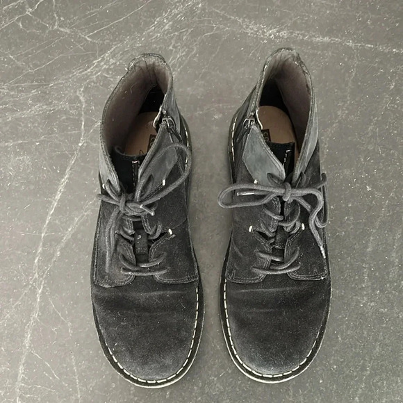 Clarks Tamitha Key Boots Black Leather Suede Lace Up Flat Side Zip Women’s 6.5 - Picture 3 of 7